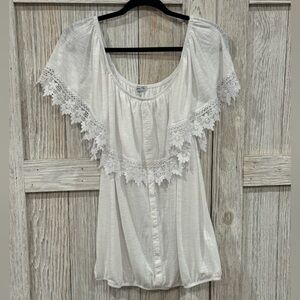Paper Tee Blouse w/ Ruffle. Can wear on the shoulder or off.  sz 1X. EUC